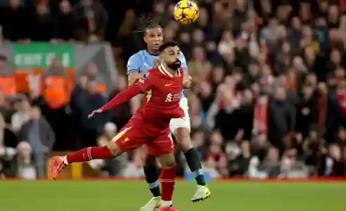 محمد صلاح يتألق ويقود ليفربول لاكتساح المان سيتي وتعزيز صدارة البريميرليج