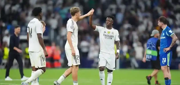 هويسن وكامافينجا يبدأن بتشكيل 4-3-3 ضد برشلونة في الكلاسيكو